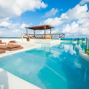 Spirit Isola Holbox
