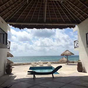*** Pensión Casa Pto Morelos México